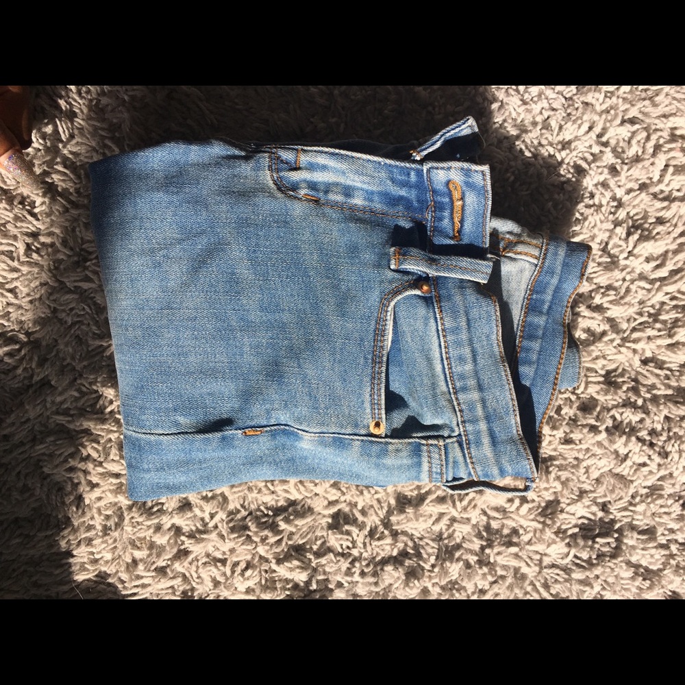 ✨✨SOLD✨✨ BDG Jeans